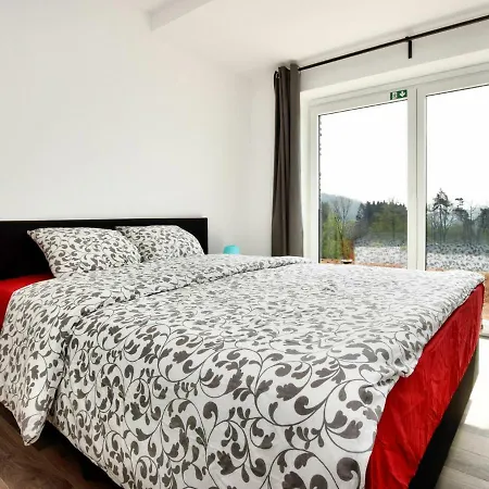 Spacious Holiday In Ardennes With Terrace بيت للعطل